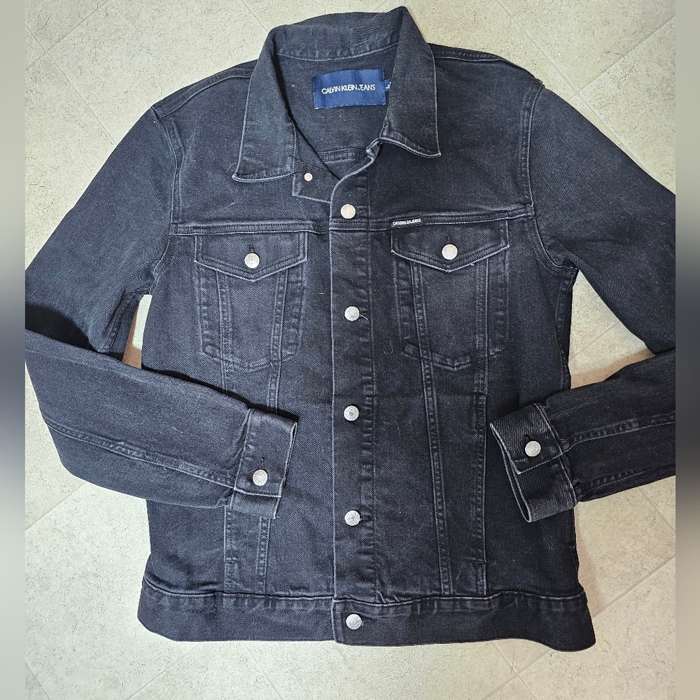 Calvin Klein Jeans Men's Black Denim Trucker Jacket Size Med 36" Chest 24" Long